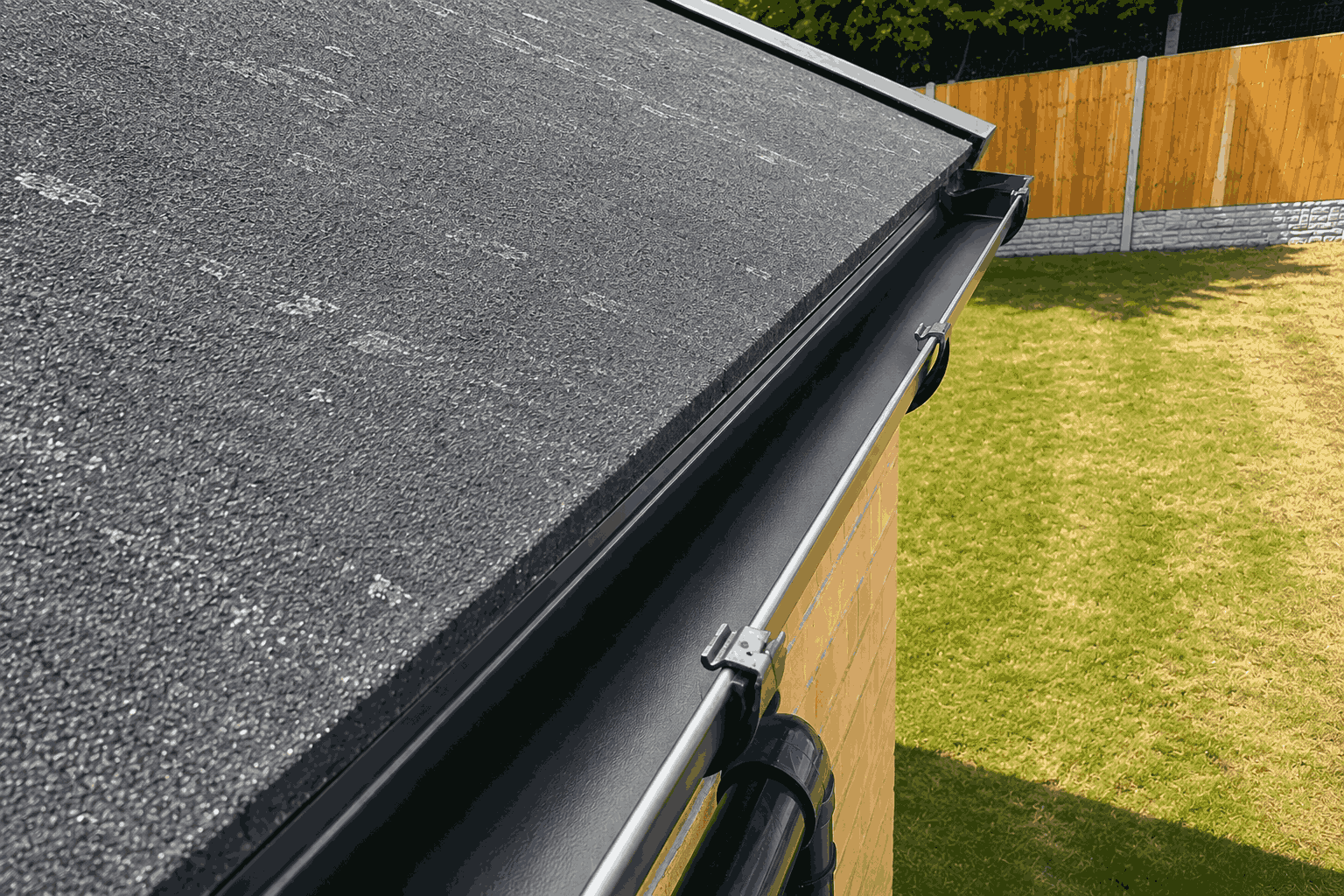 After autumn gutter cleaning - spotless channel and free-flowing drainage