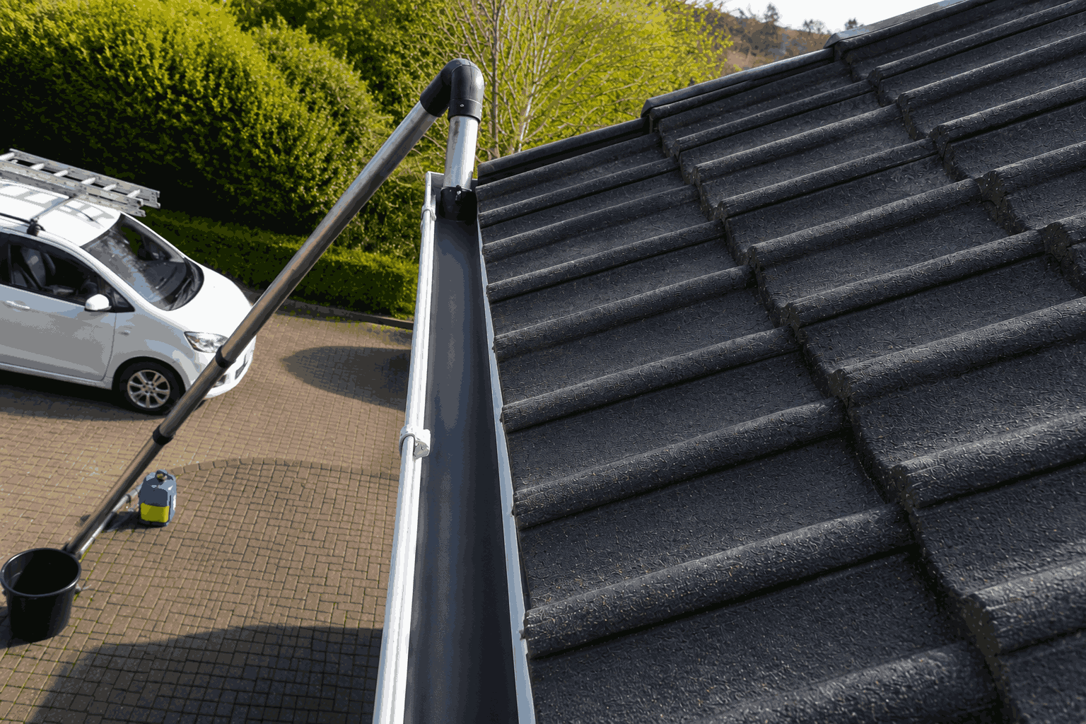 Unblocked downpipe after high-power vacuum extraction